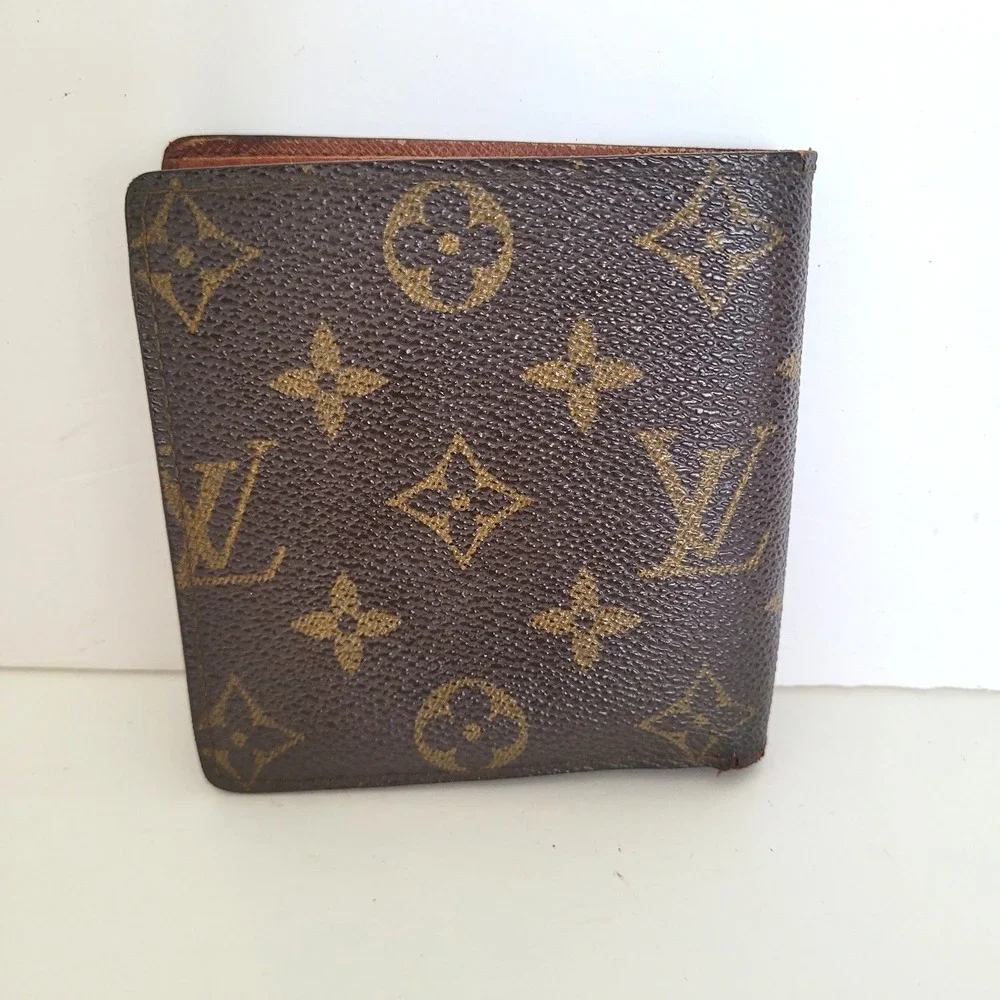 Louis Vuitton classic authentic