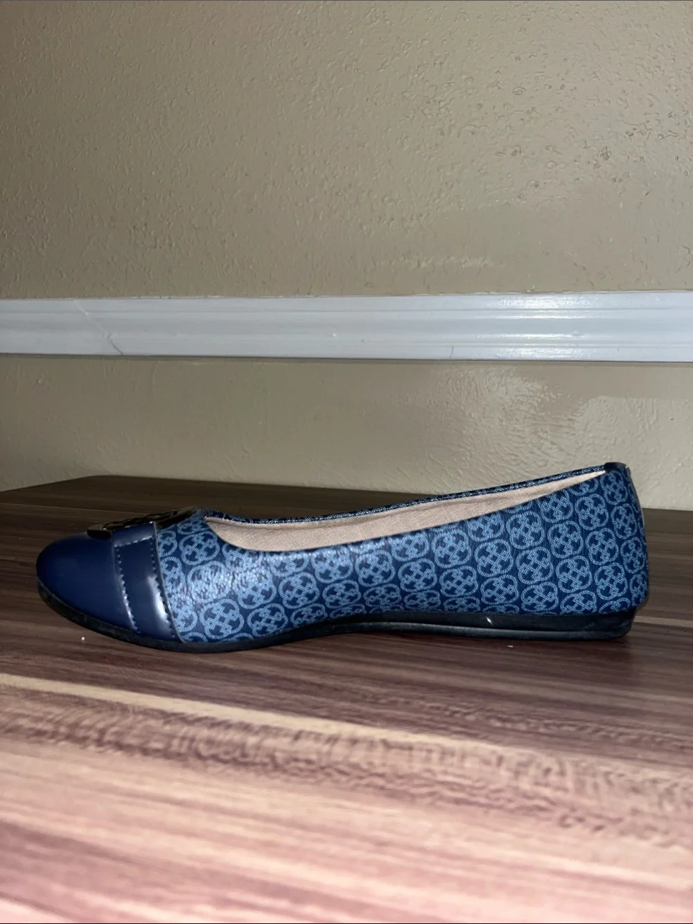 Daisy Fuentes cushioned smoke there’s