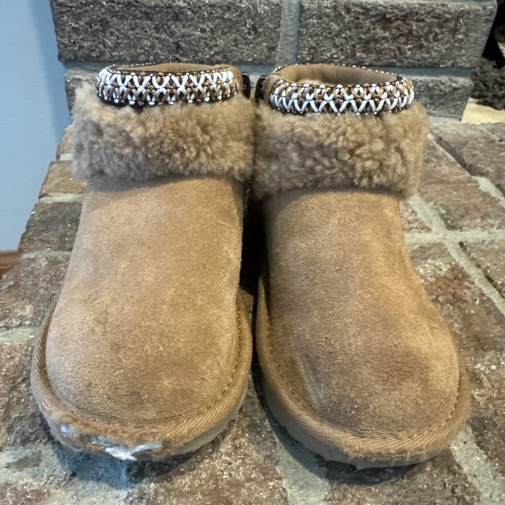 UGG classic ultra