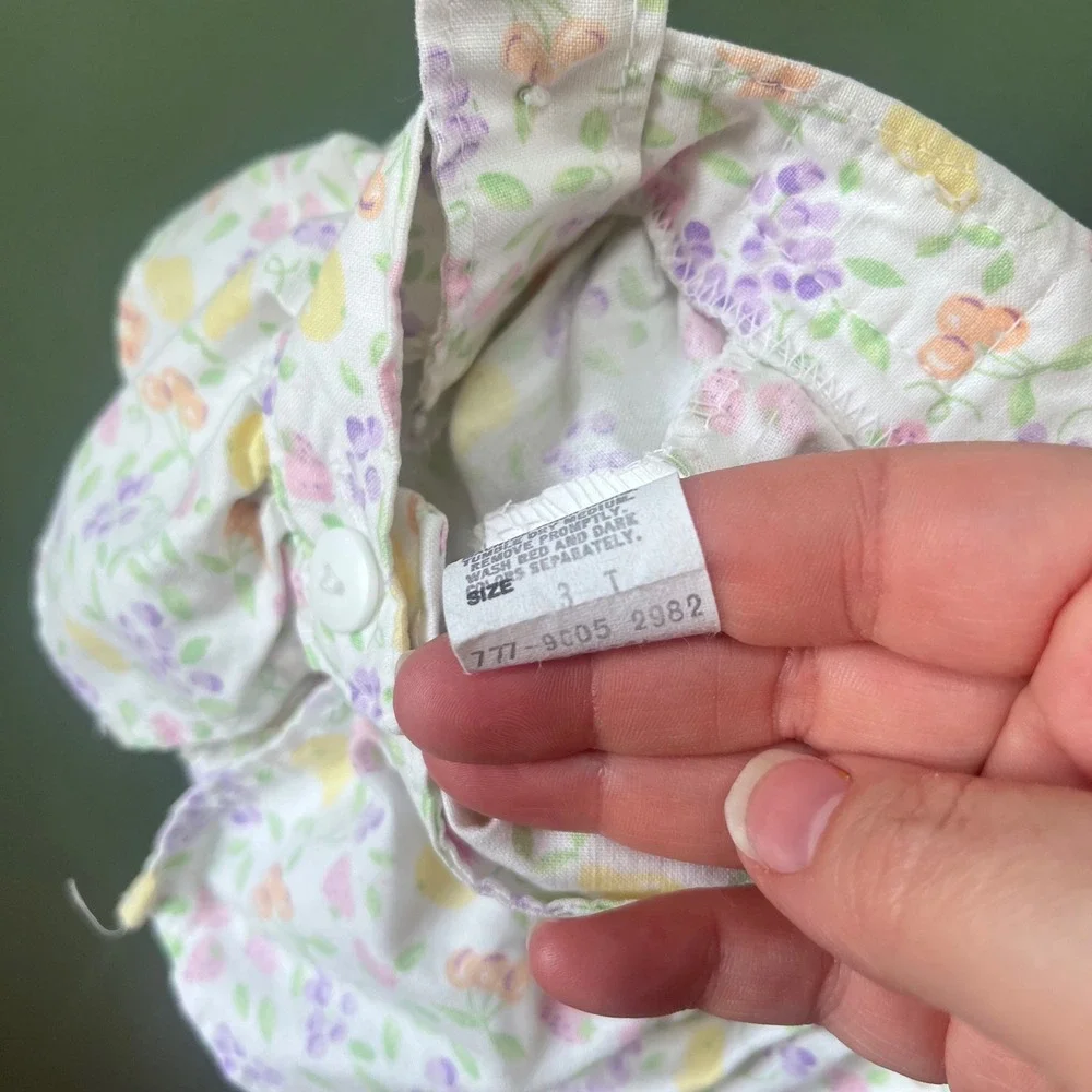 Rare Vintage OshKosh Bgosh Girls‎ 3T Fruit Print Ruffle Vestbak Shortalls  USA