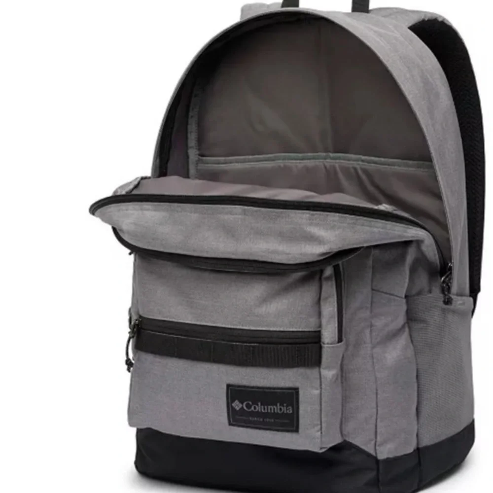 Columbia fabric pockets