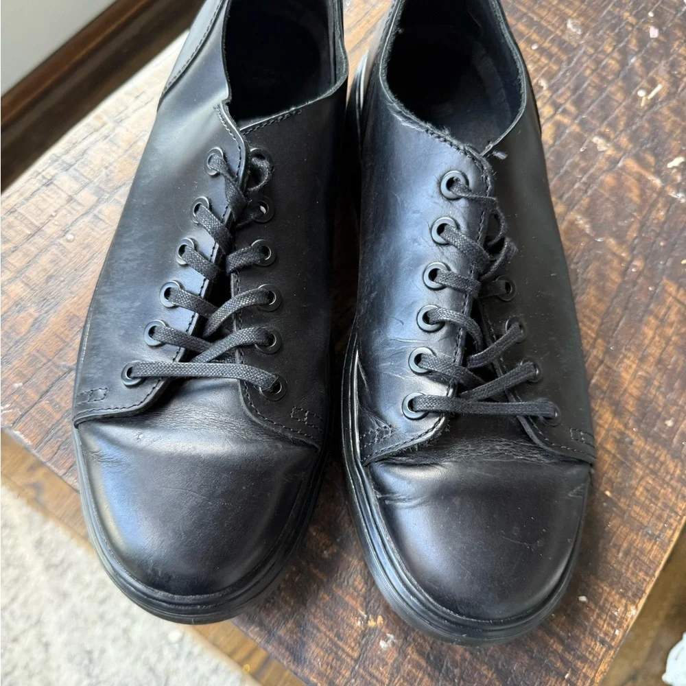 Dr. Martens classic lace