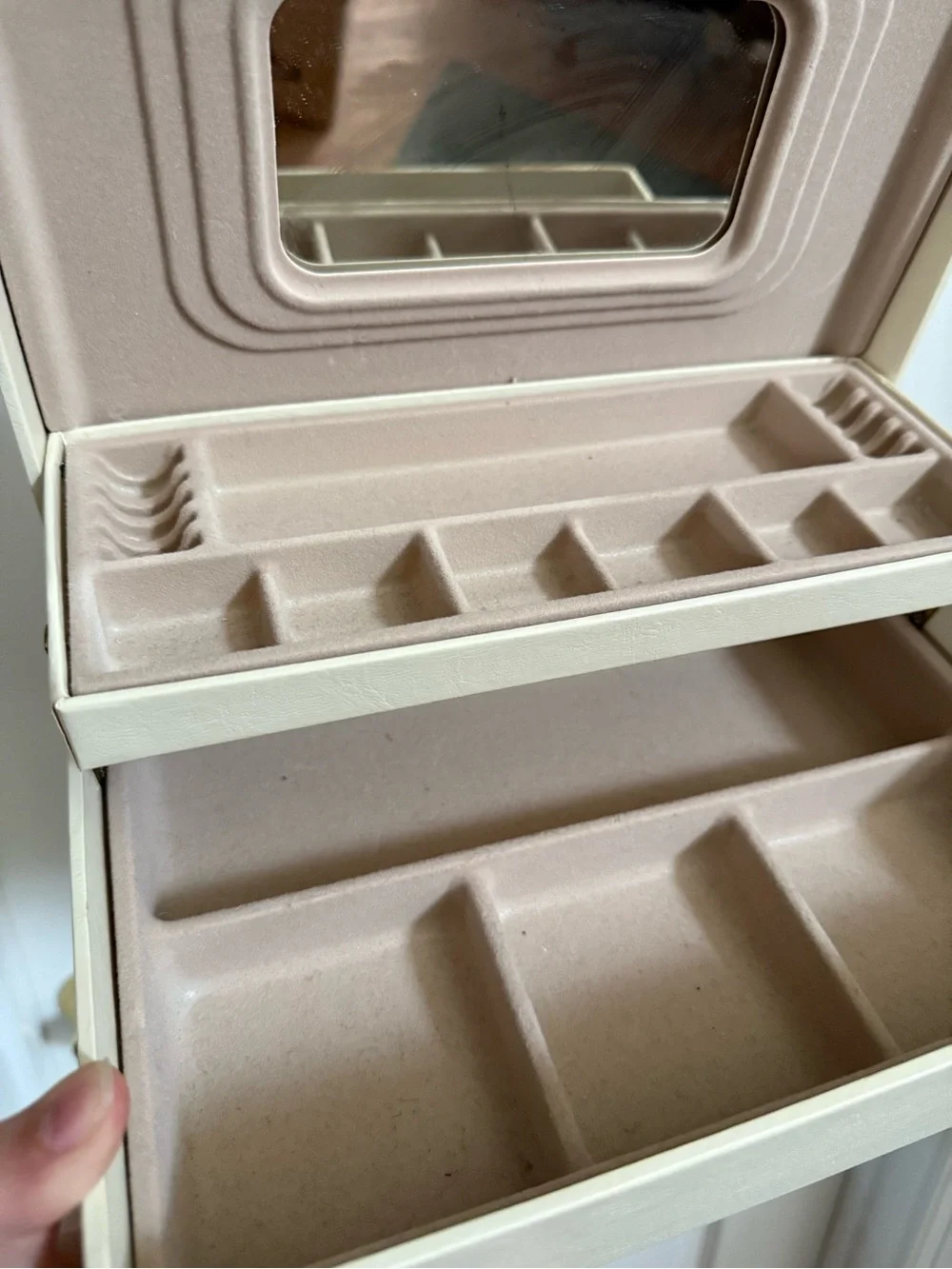 N/A vintage cream