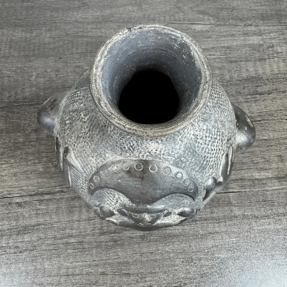 Unbranded pre columbian