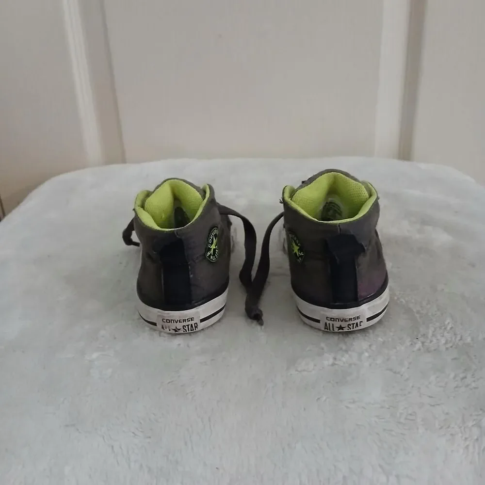 Converse grey lime