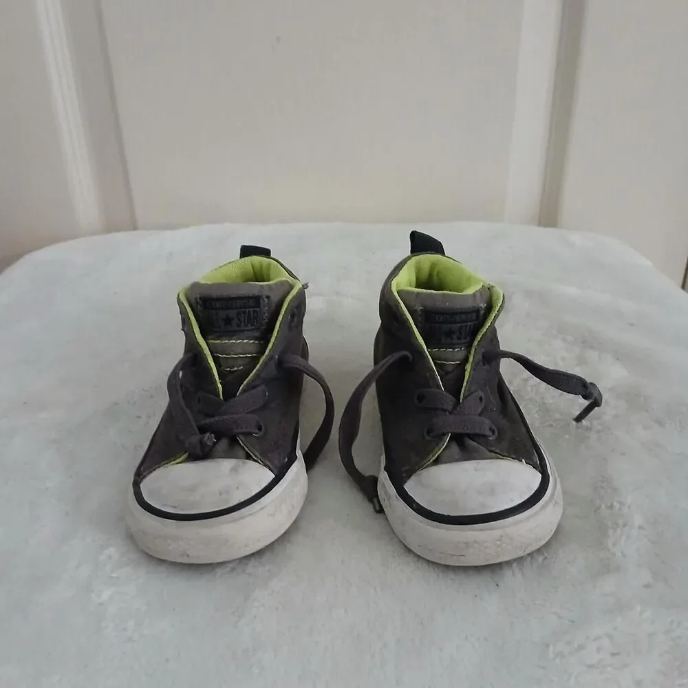 Converse grey lime