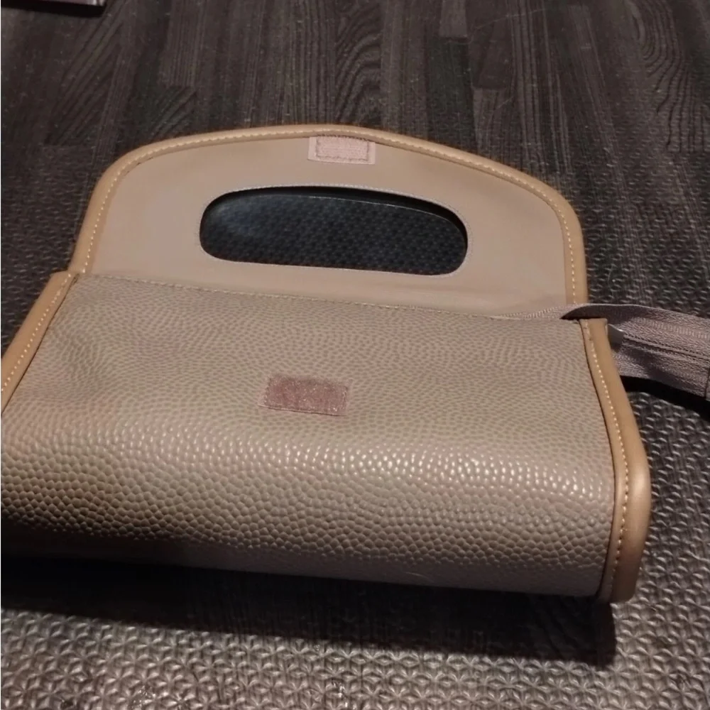 Avon clean striped