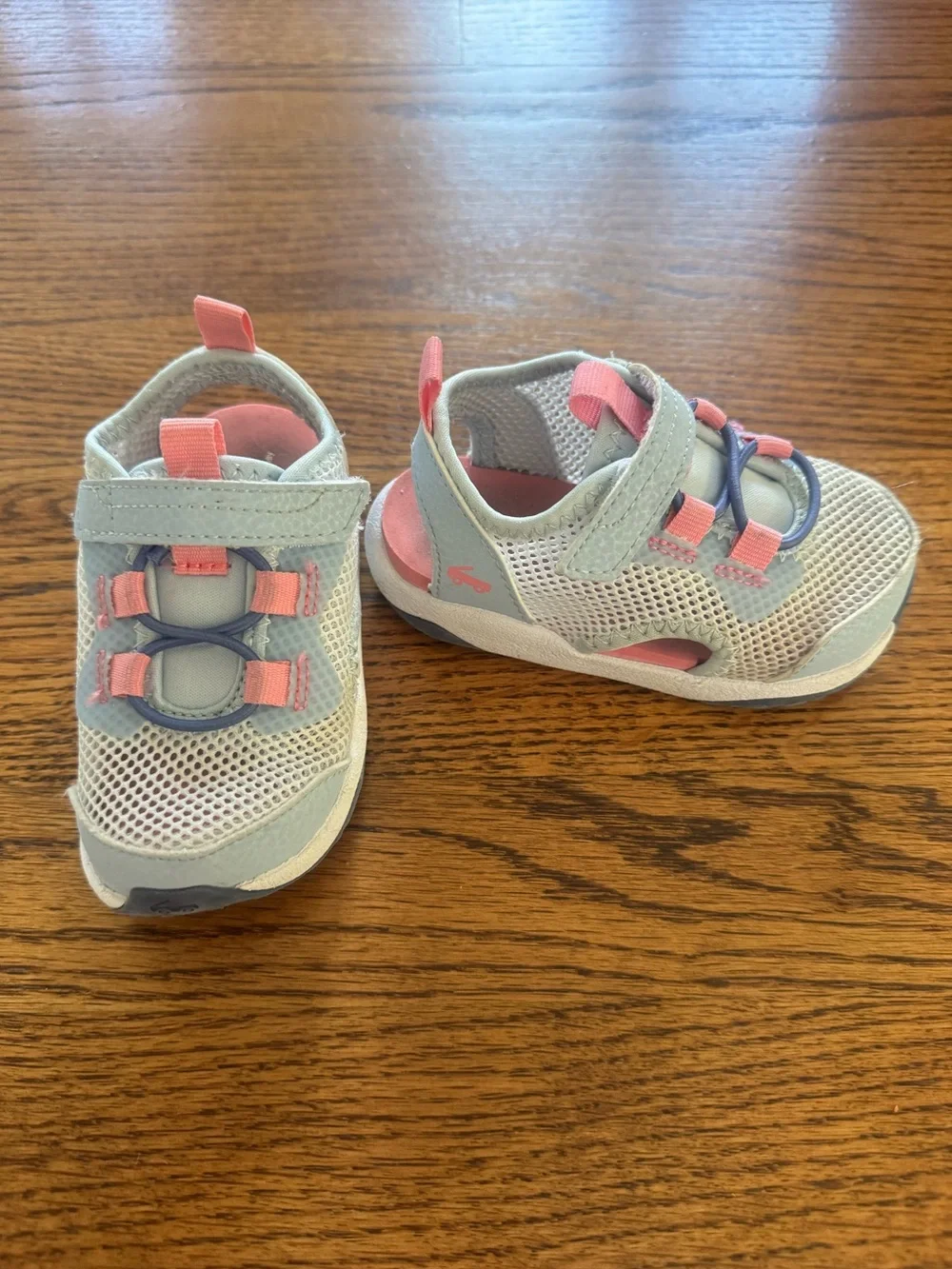 See Kai Run Toddler Size 6 mesh shoes