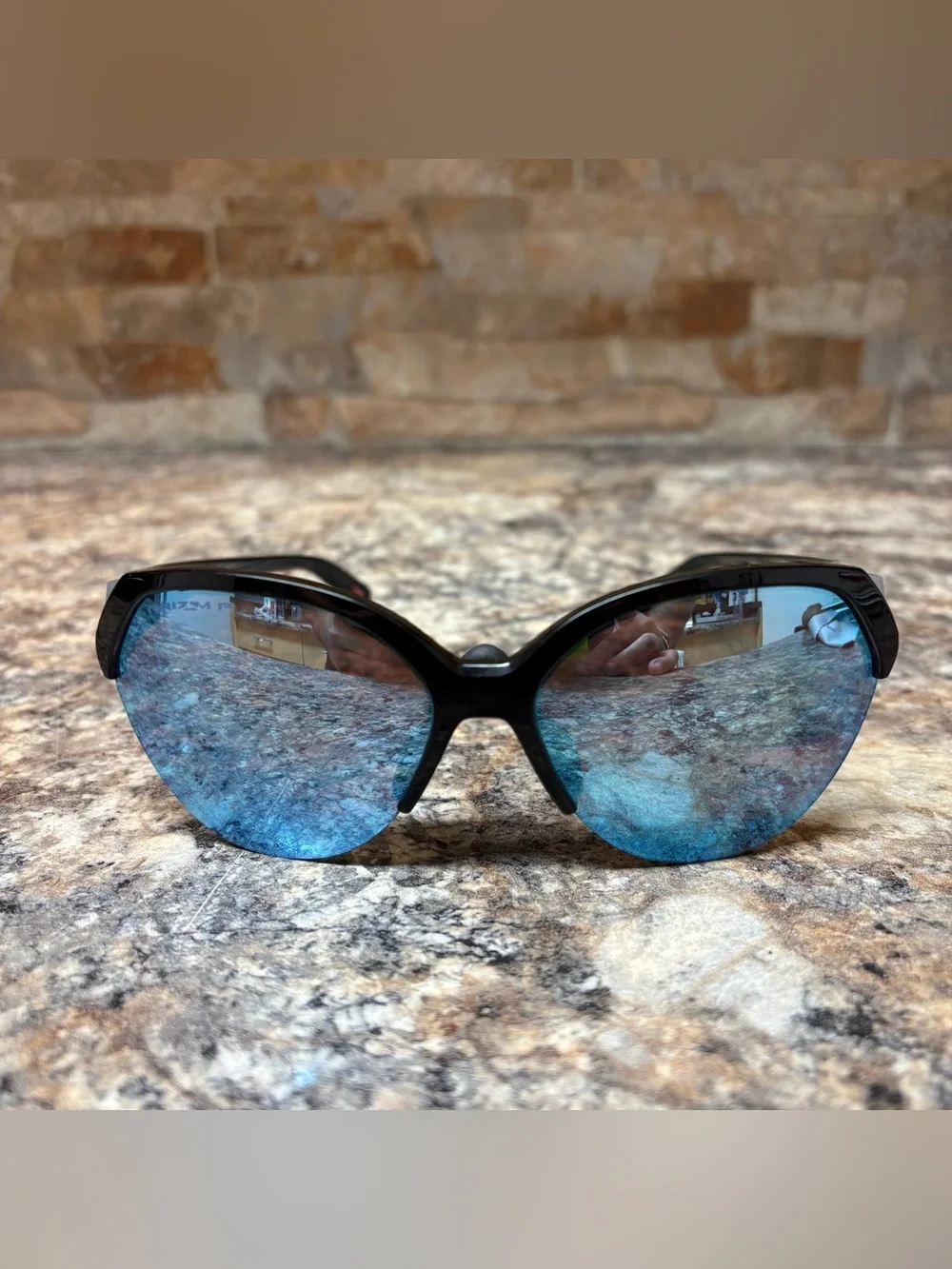 Oakley trailing point