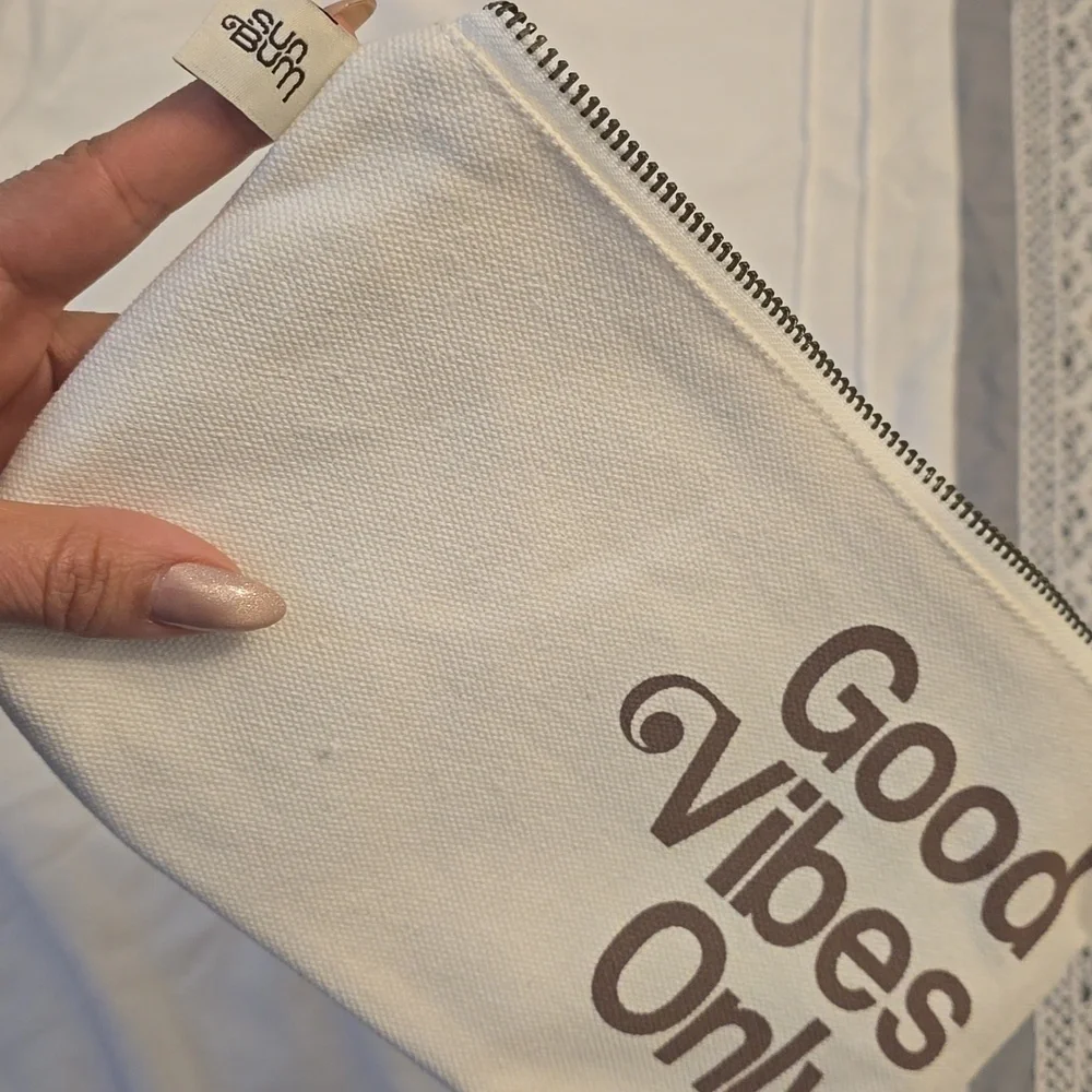 Sun Bum white canvas