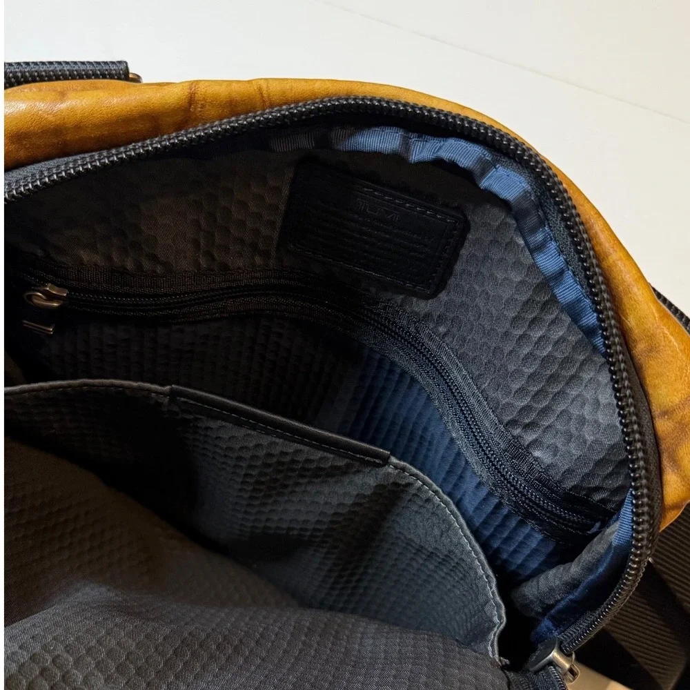 Tumi modern alpha