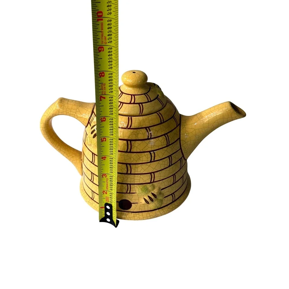 The Unbranded Brand ceramic teapot