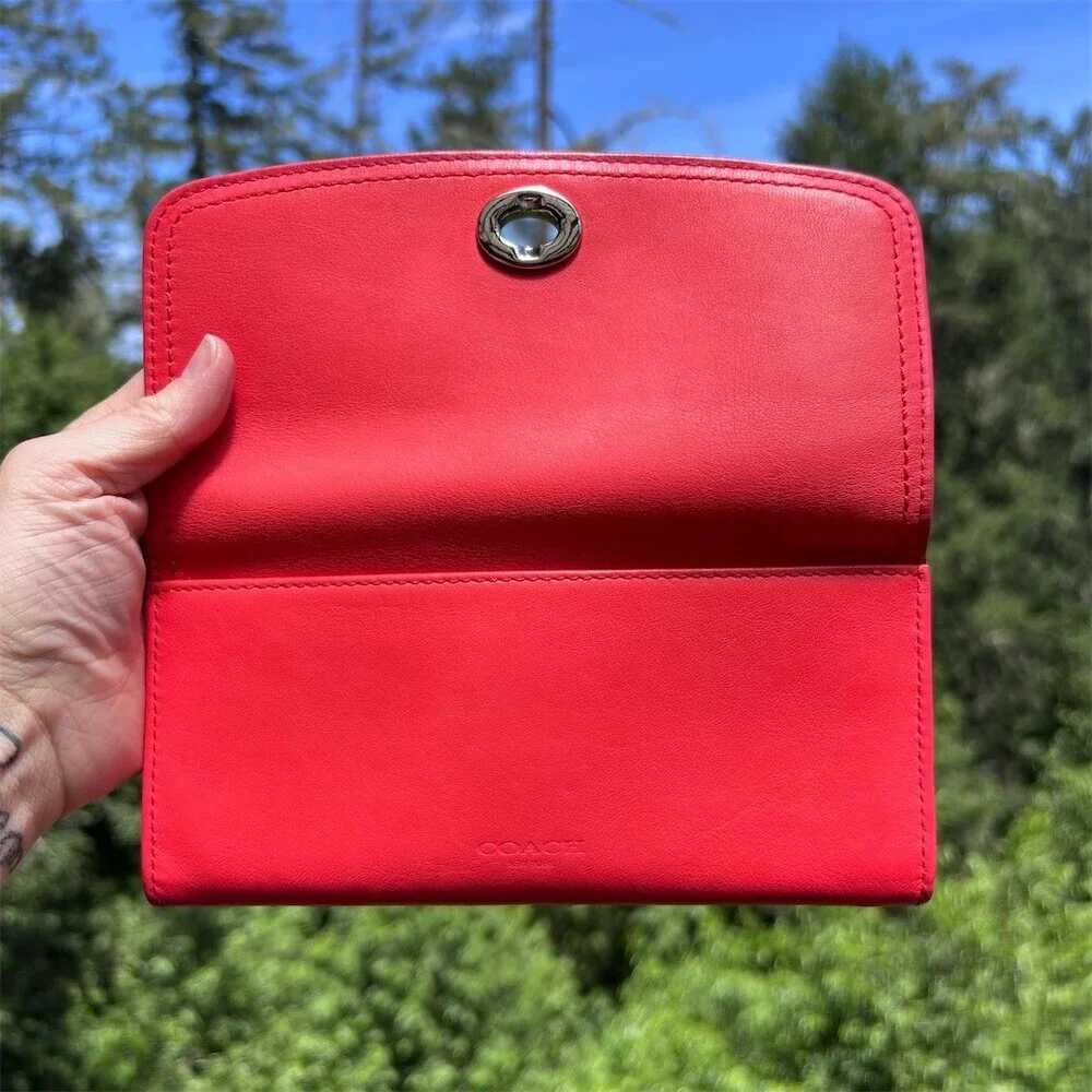 Coach color red