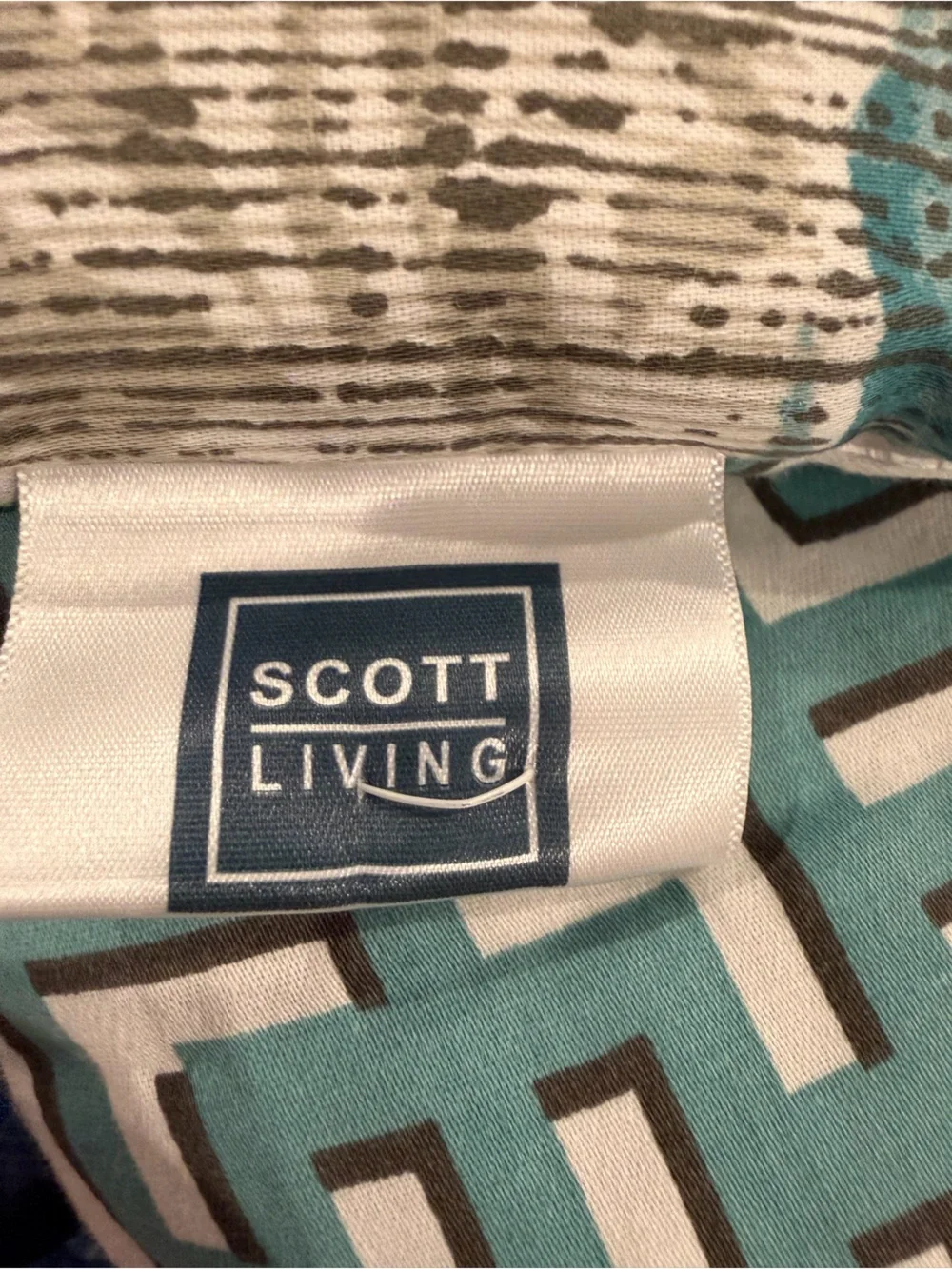 Scott Living comforter featuring