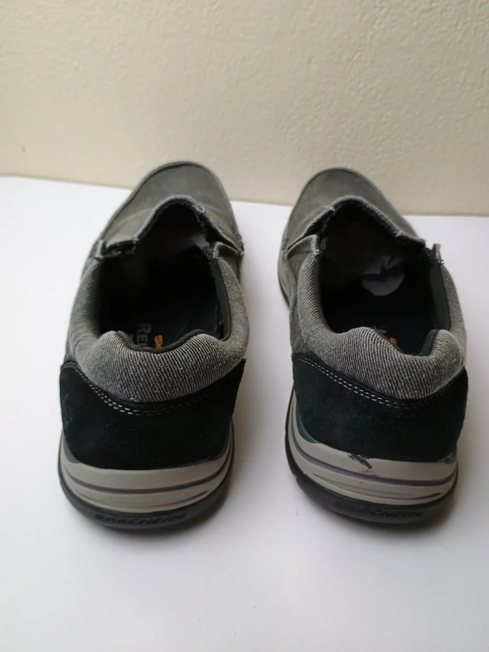 Skechers casual slip