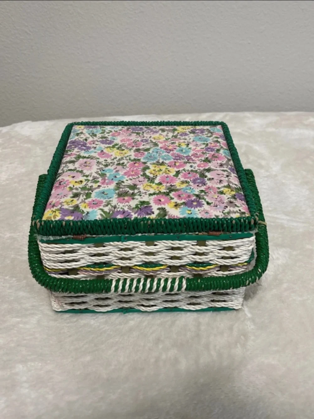 N/A vintage basket