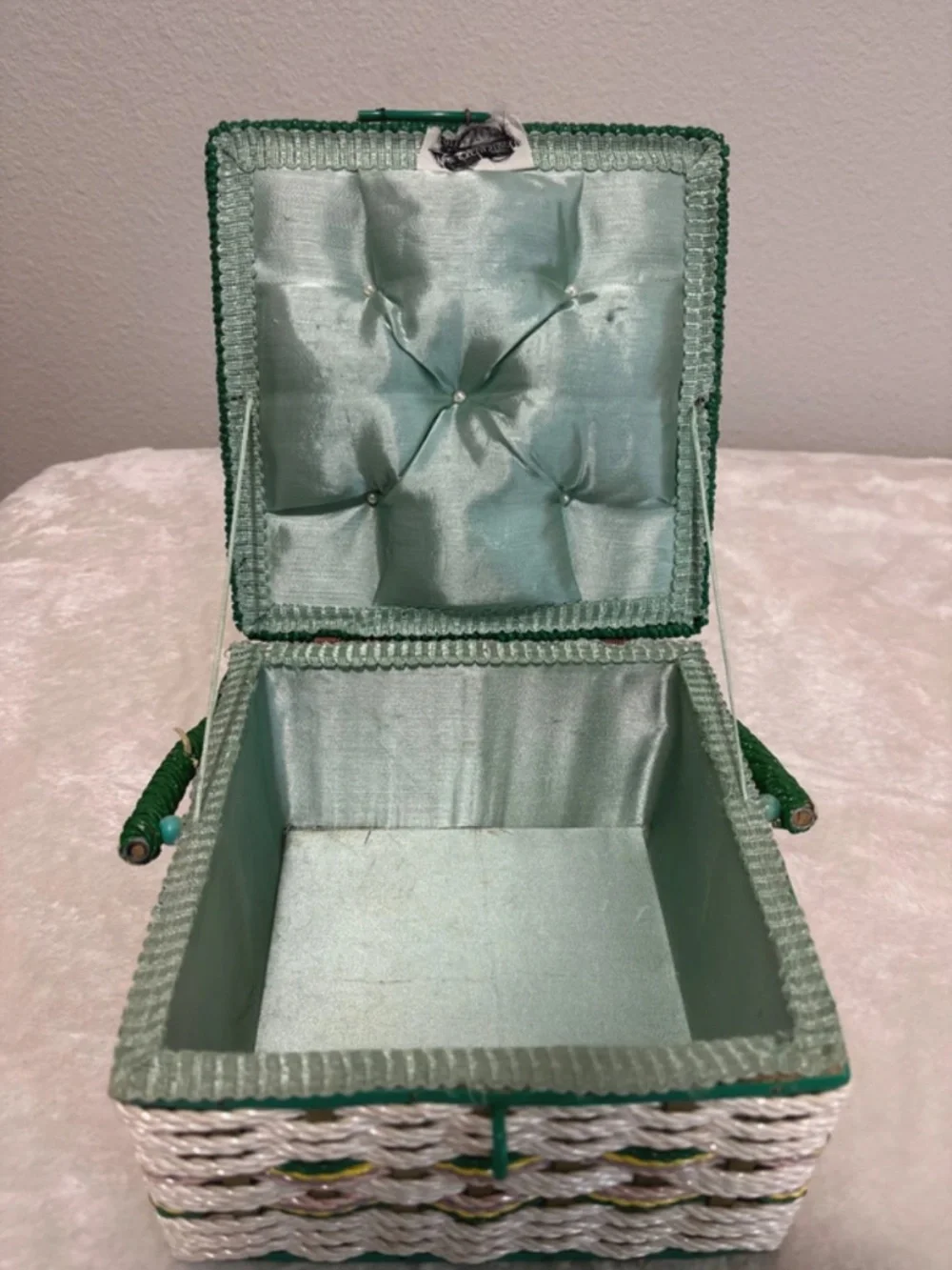 N/A vintage basket