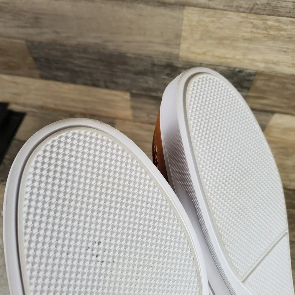 Steve Madden worn 2x
