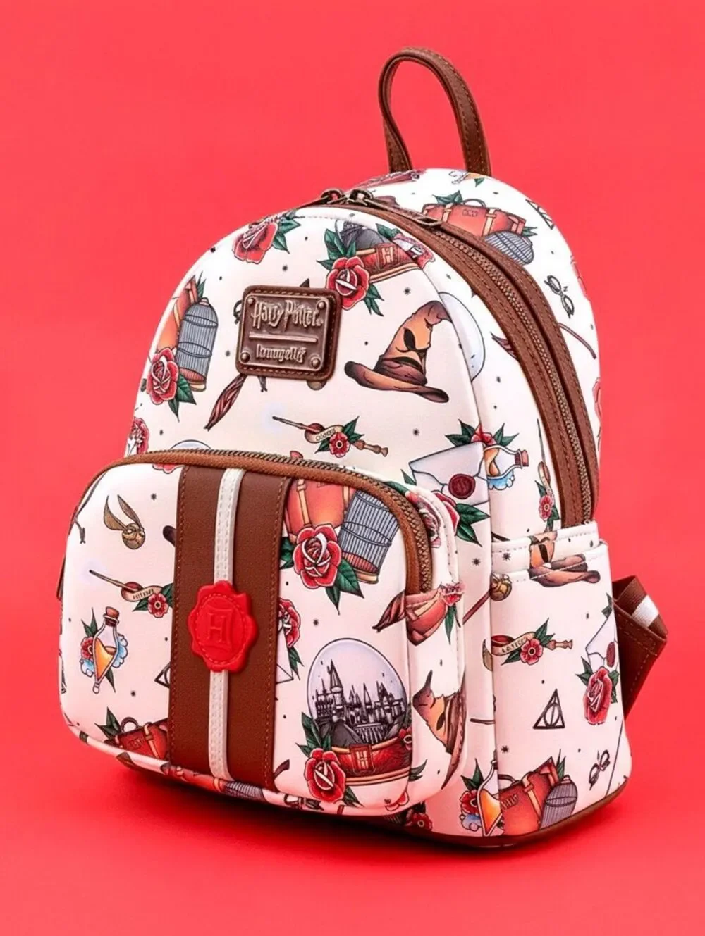 Loungefly bag features