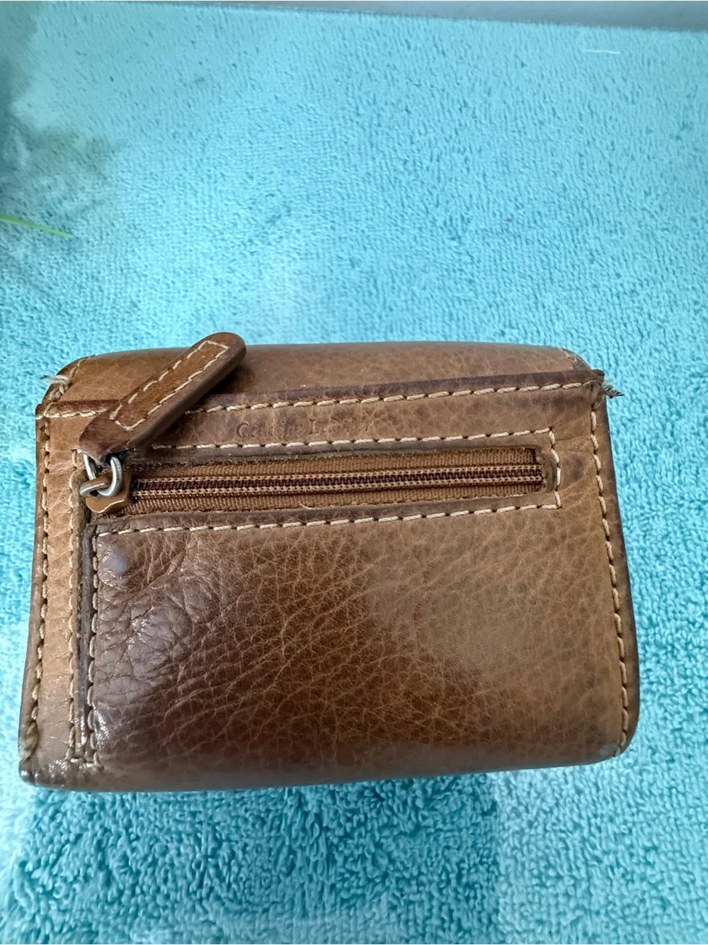 Fossil classic trifold