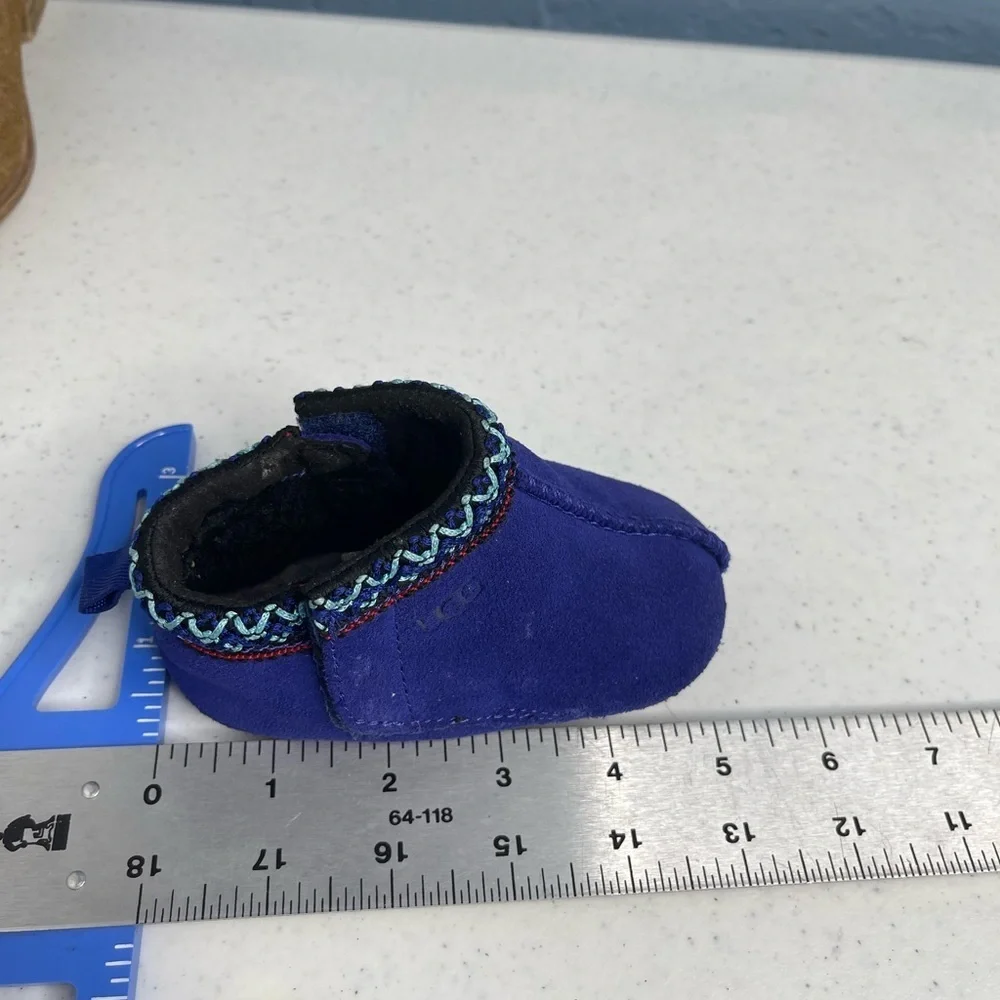 UGG baby tasman