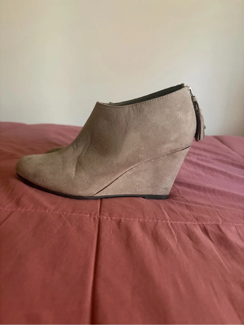 Source Unknown Taupe Suede Tassel Wedge Ankle Boots