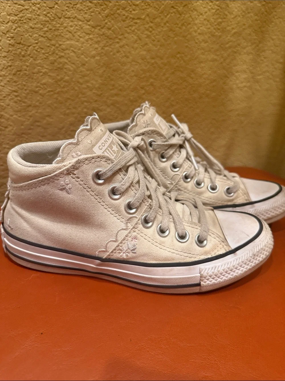 Converse cream high