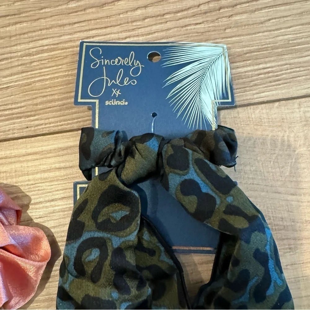 scunci nwt hair