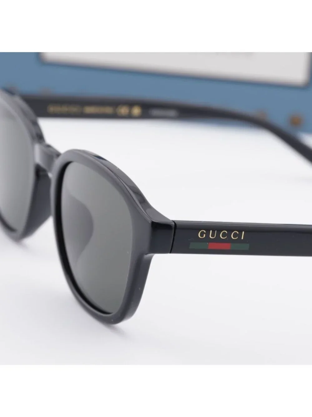 Gucci model gg2109sk