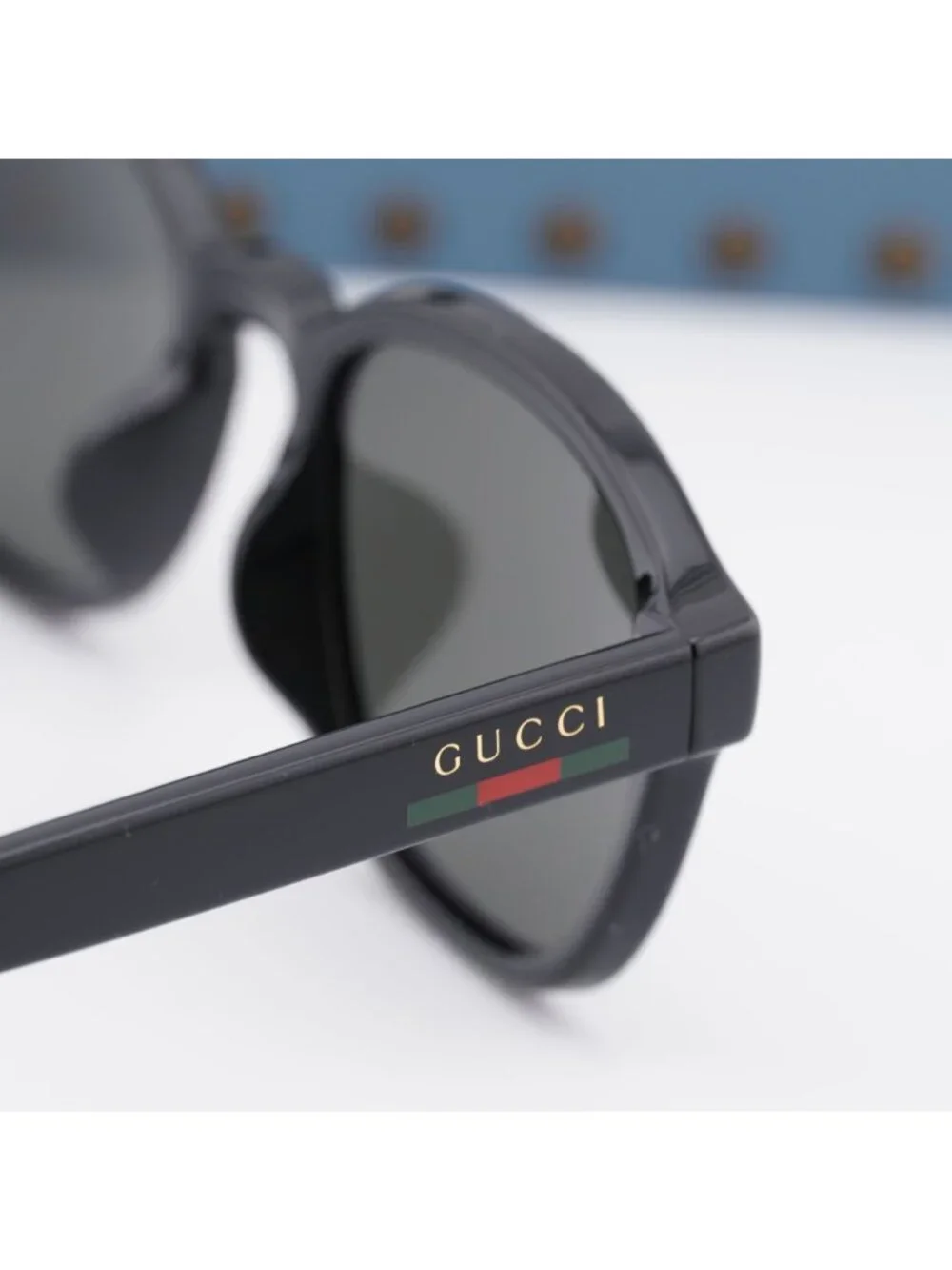 Gucci model gg2109sk