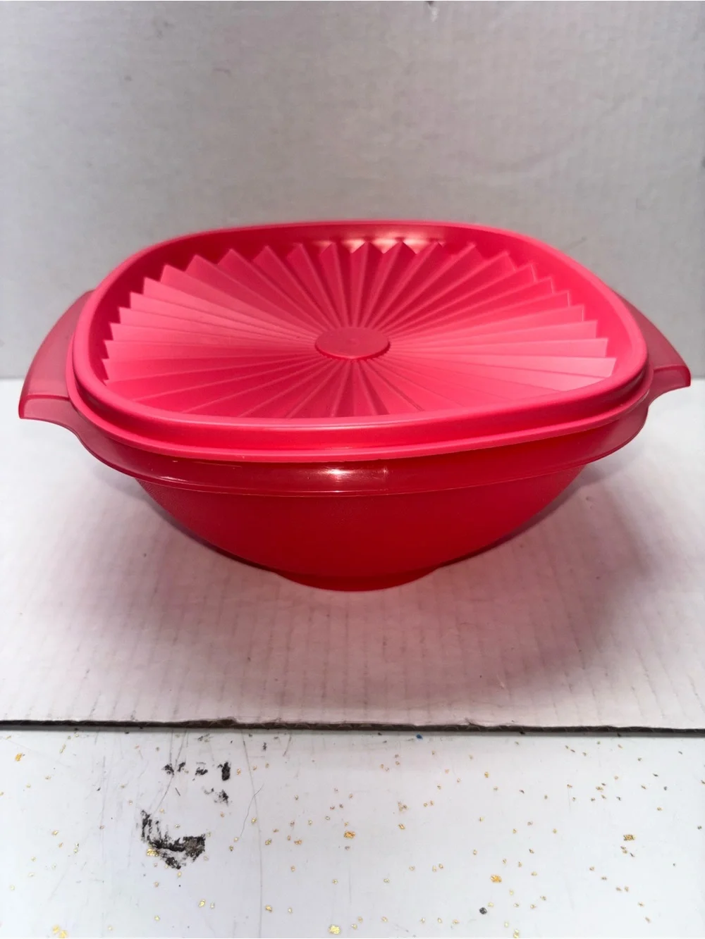 Tupperware Servalier Bowl 5 1/4 Cups One Touch Seal Flamingo Pink