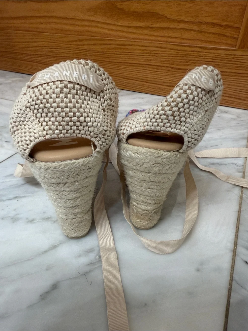 Manebi that resort flats