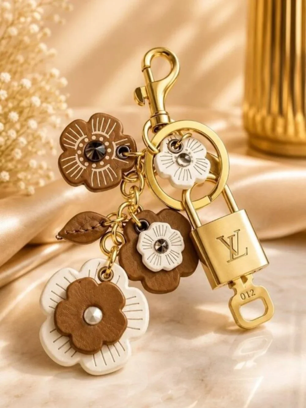LV Authentic Gold Padlock 🔒 Key Set w/ Unbranded Flower Keychain Charm