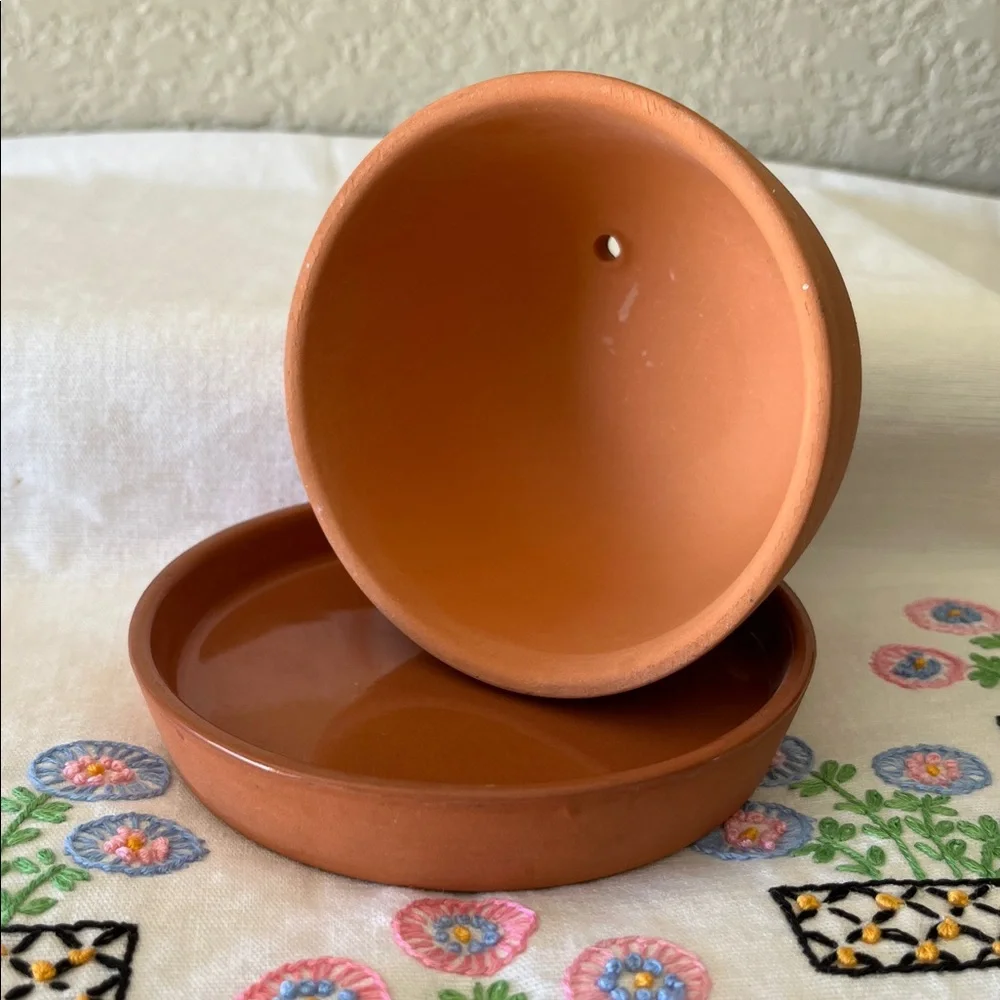 Vintage terracotta garlic