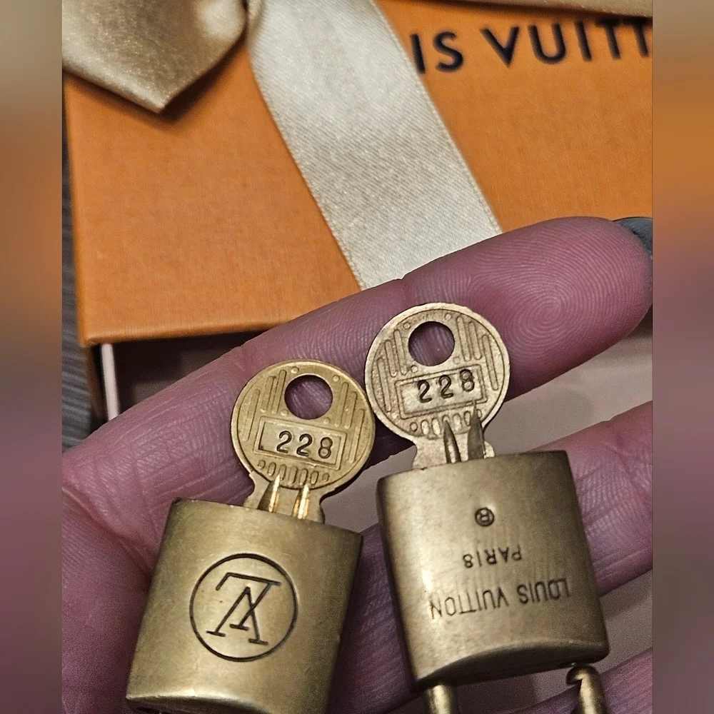 Louis Vuitton louis vuitton