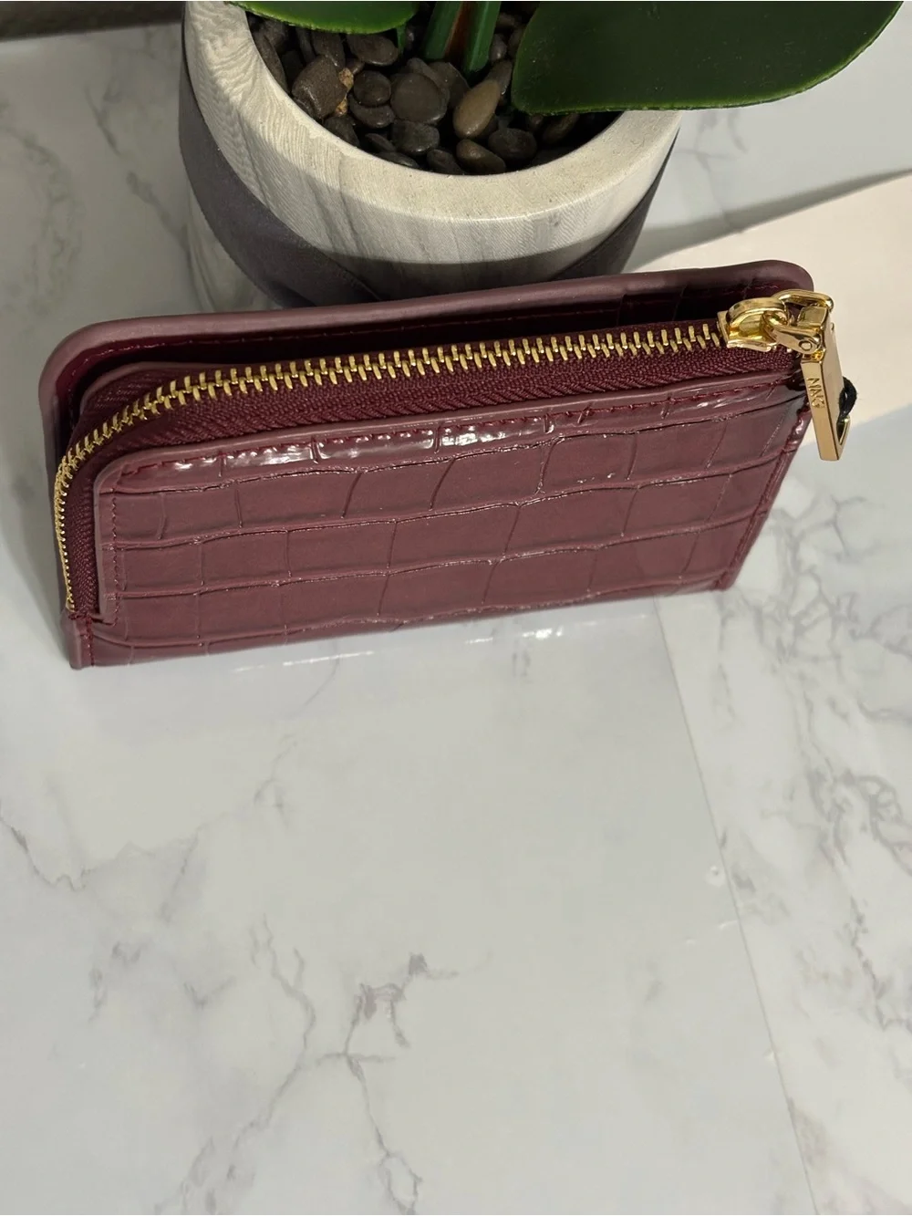 Mango burgundy croc