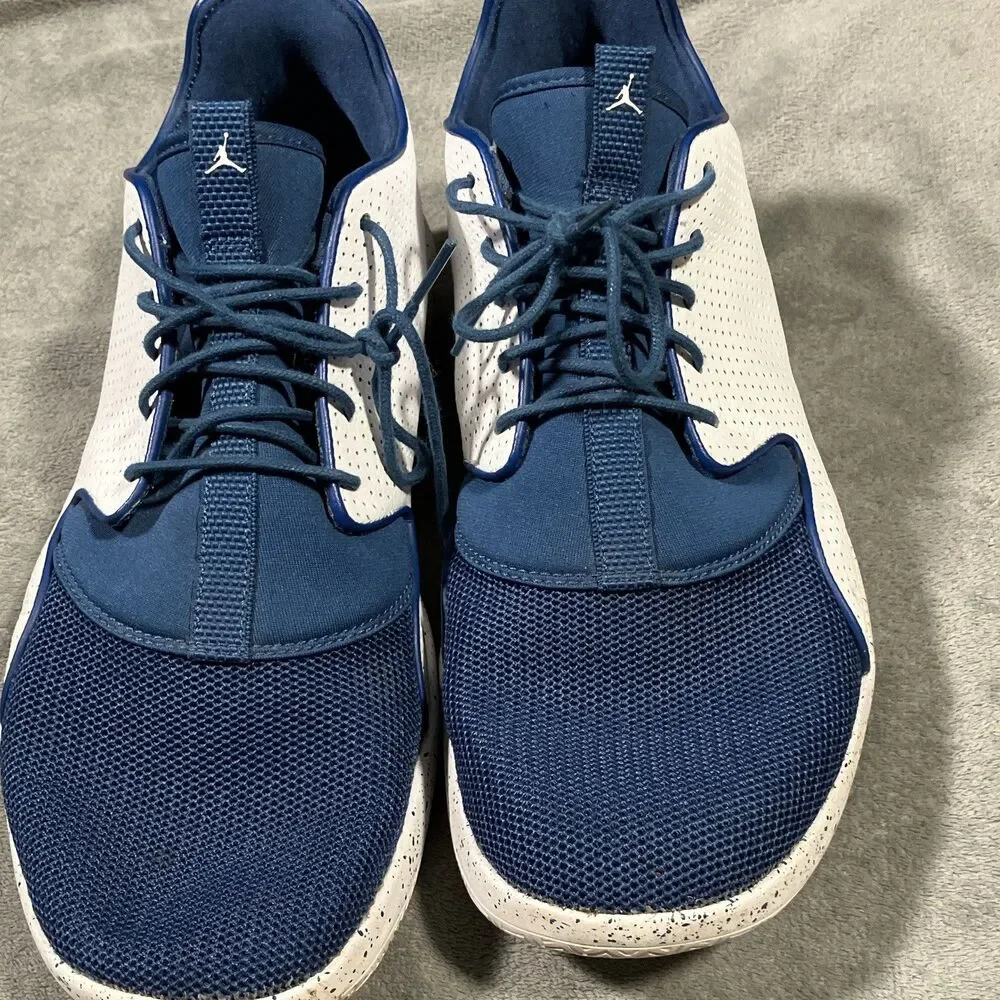 Jordan air eclipse