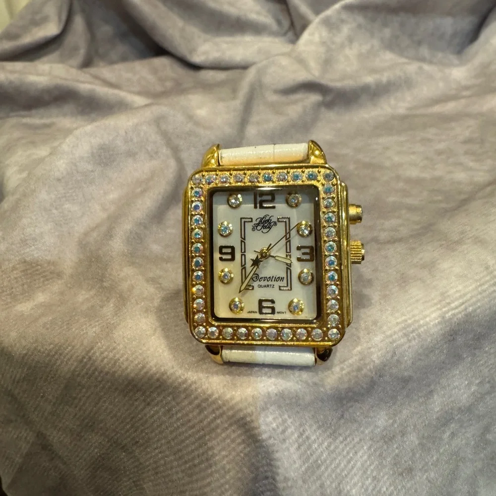 N/A gold tone