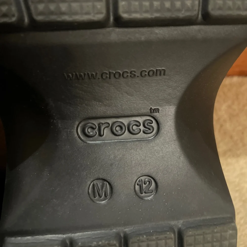 CROCS nwot stomp