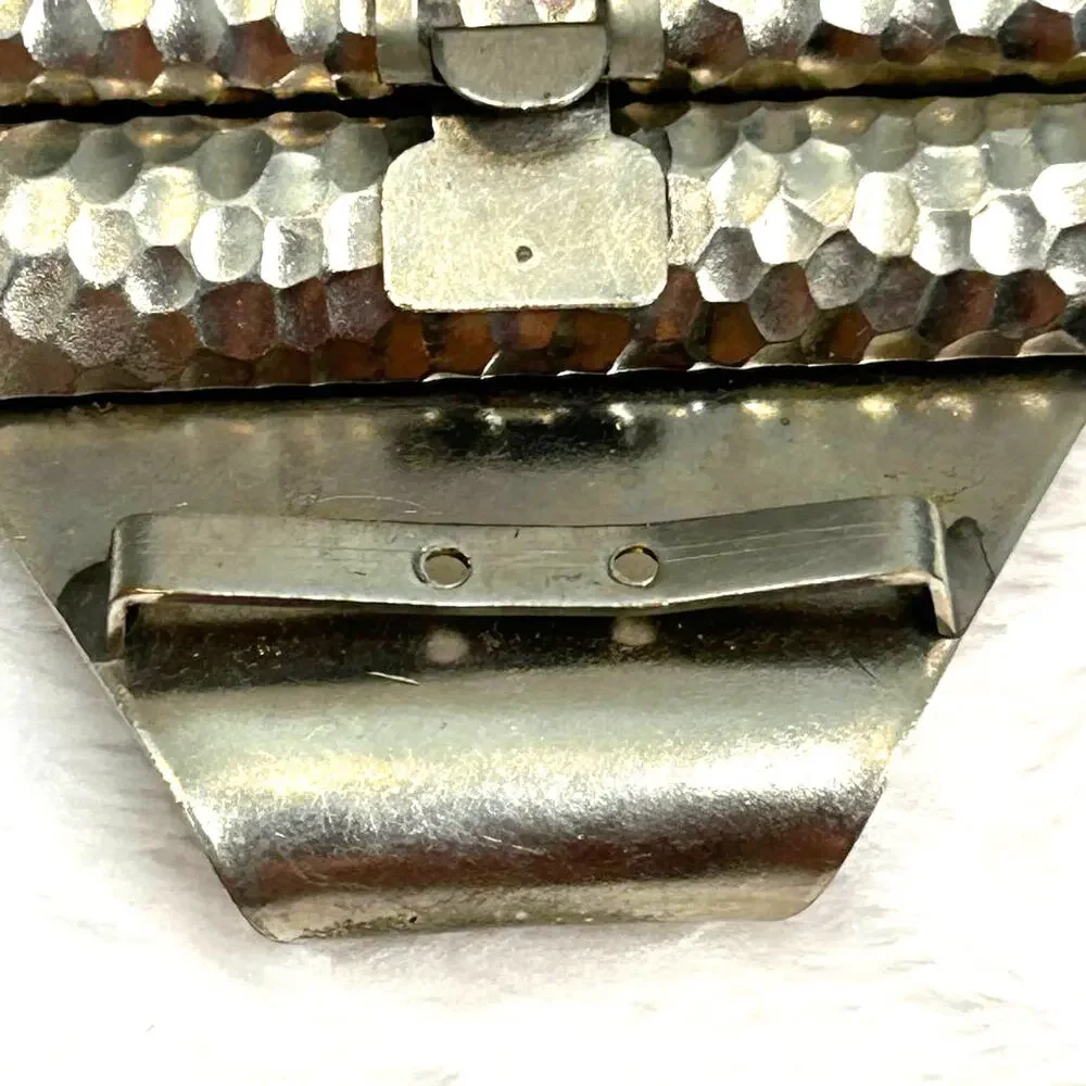 Unbranded vintage hammered