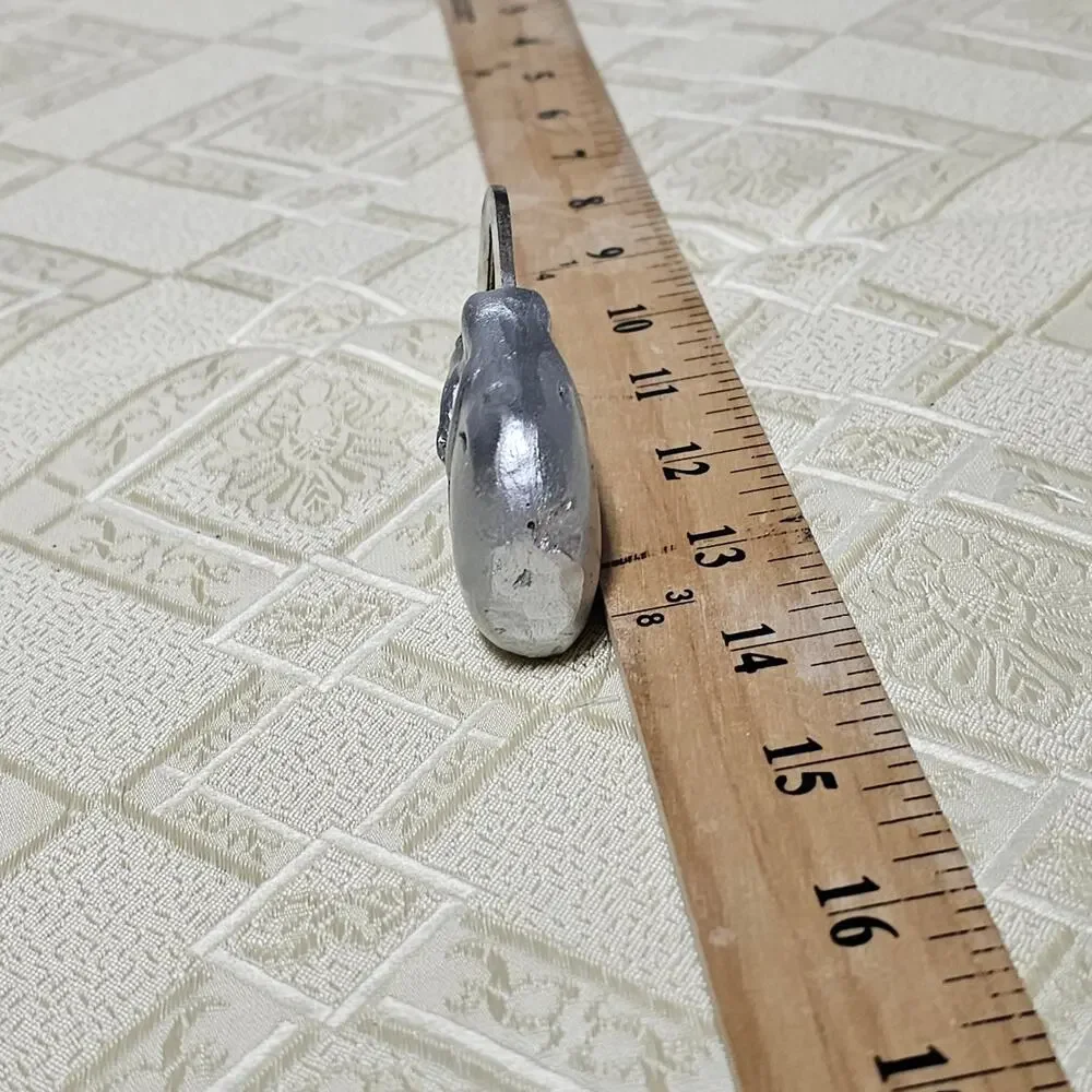 Nobrand metal bottle