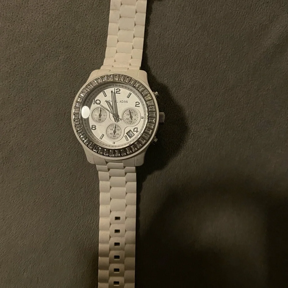 Michael Kors barely used