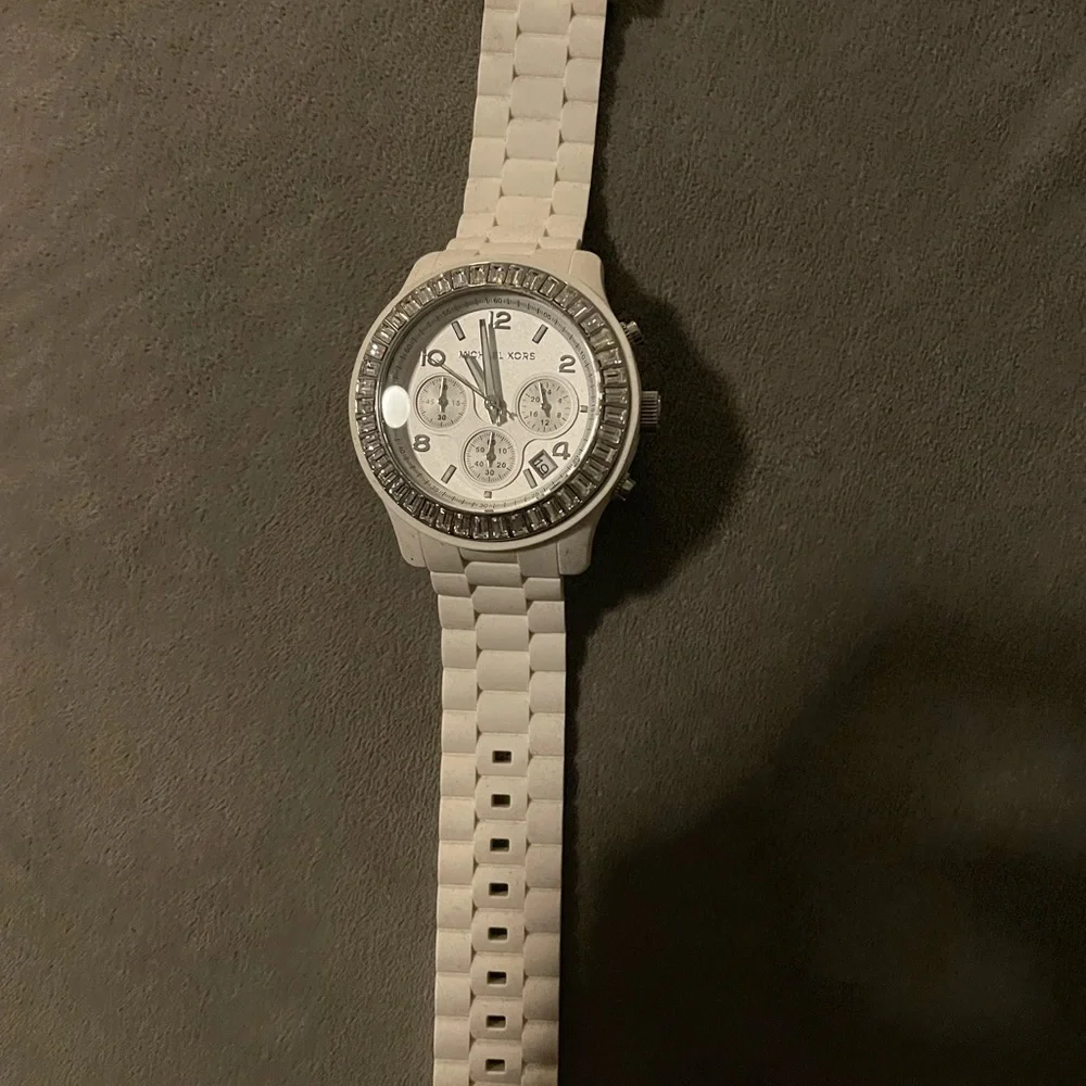 Michael Kors barely used