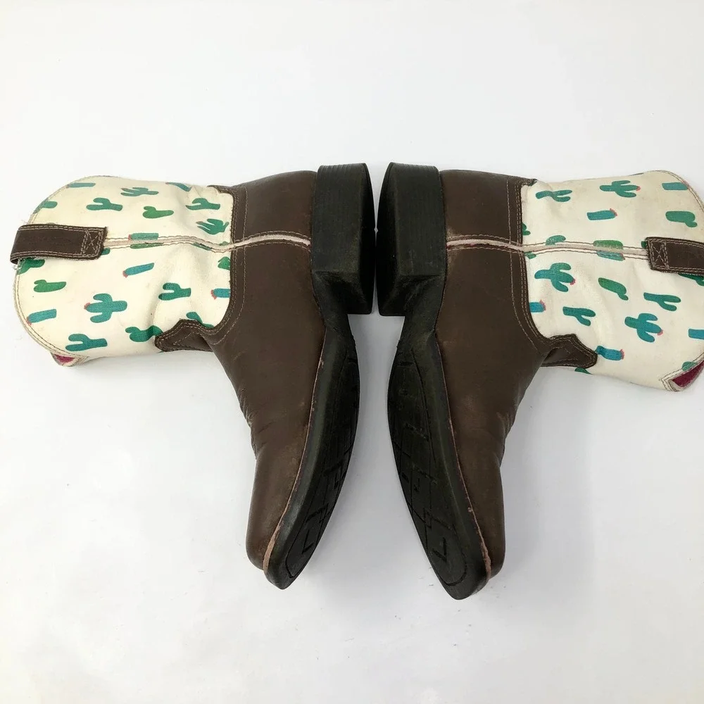 Ariat please note