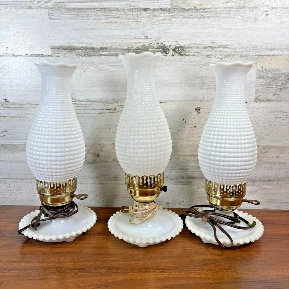 Vintage Hobnail Milk Glass‎ Lamp Table Boudoir Hurricane 14