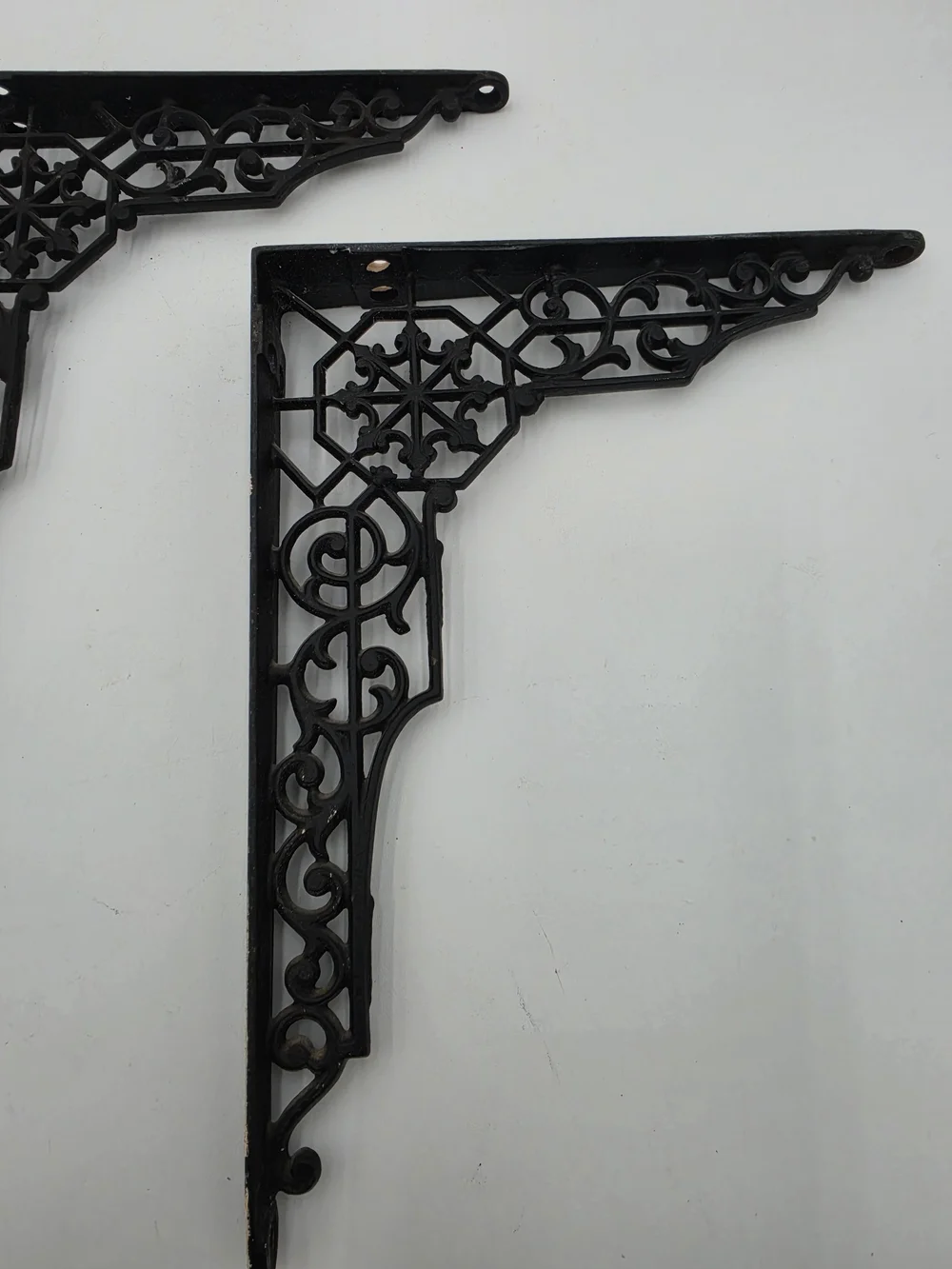 N/A ornate black