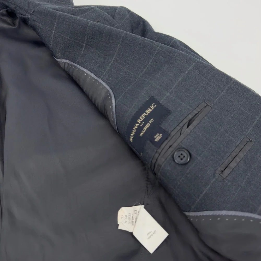 Banana Republic keywords dark