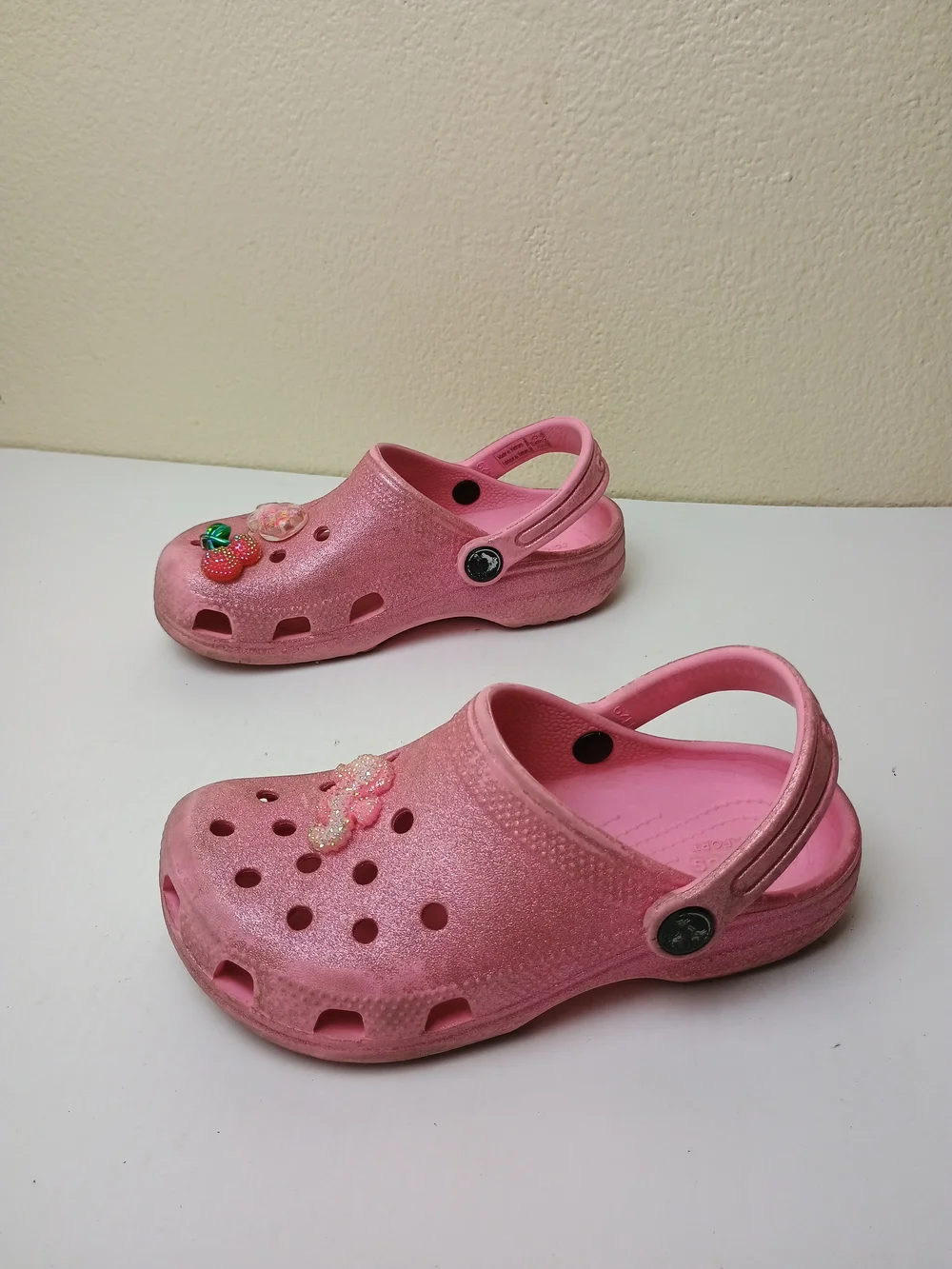 CROCS Classic Glitter C13 Little Girl Pink Glitter Clogs with Charm Jibbitz