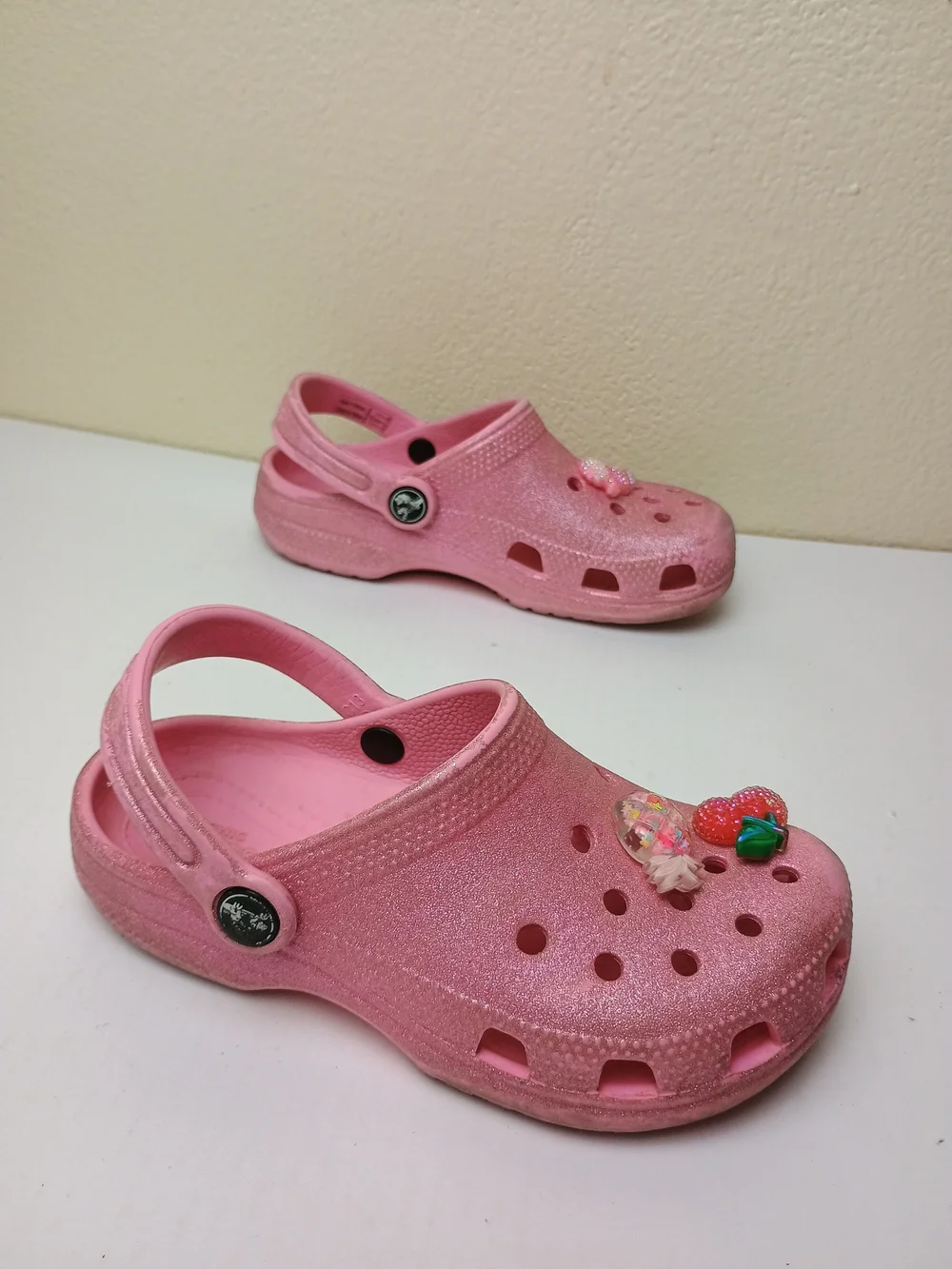 CROCS sparkly pink