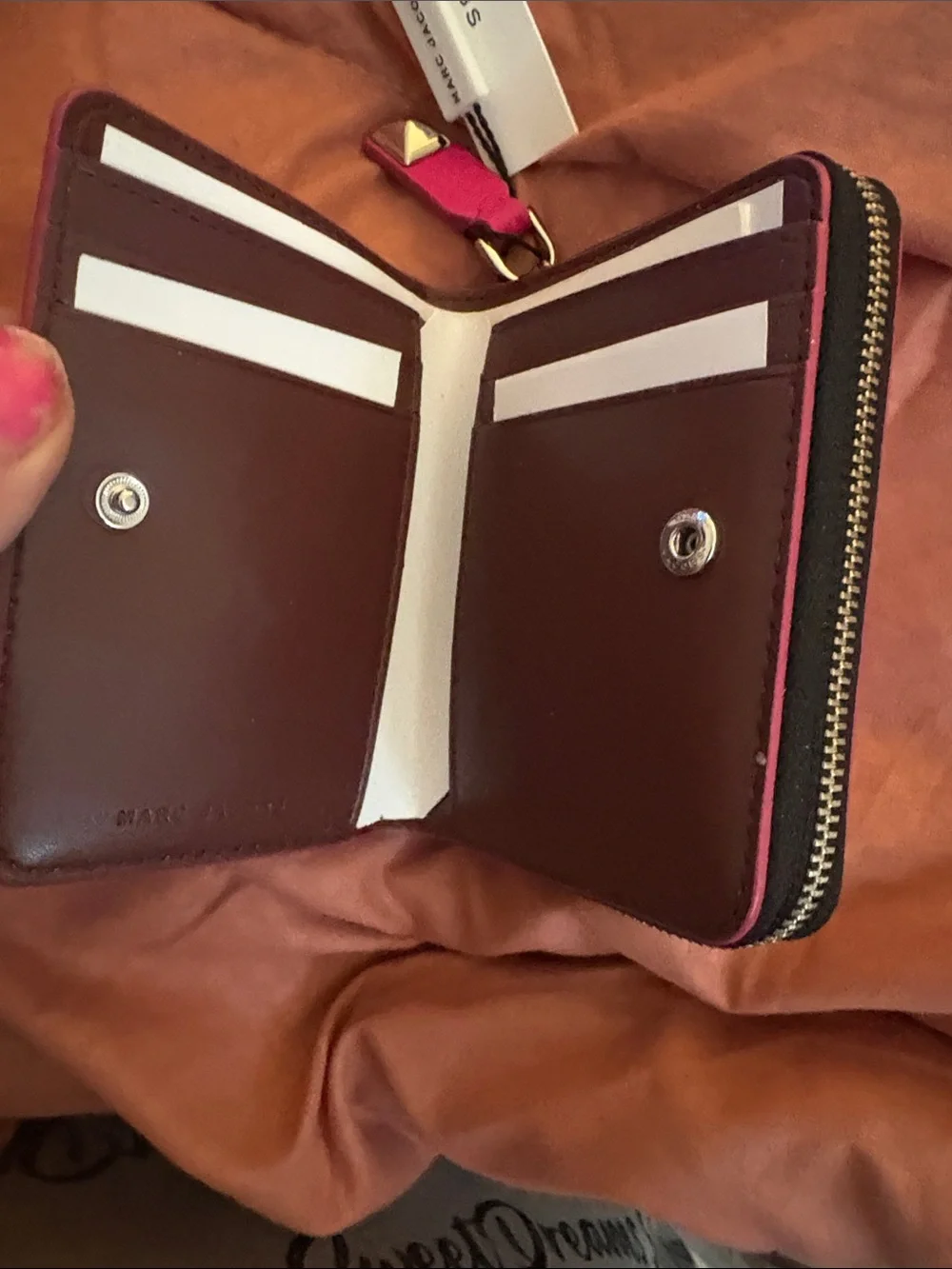 Marc Jacobs compact zip